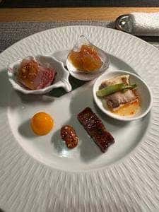 ALMOND BLOSSOM TOKYO CHINESE RESTAURANT