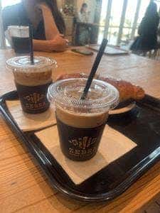 ZEBRA Coffee & Croissant 横浜店