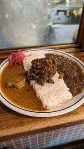 CURRY BAL くじら