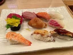 元祖ぶっち切り寿司 魚心 本店