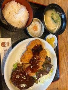 つぼや