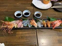 笑うだるま 大手門店