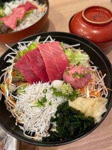 しらす問屋 とびっちょ 江の島弁財天仲見世通り店