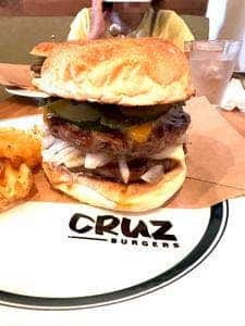 CRUZ BURGERS & CRAFT BEERS