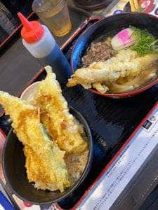 資さんうどん 日向財光寺店