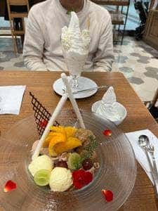 ミルク&パフェ よつ葉ホワイトコージ 札幌ステラプレイス店​
