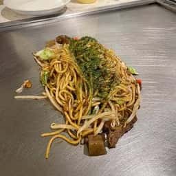 となりの焼肉屋のお好み焼屋 銀河商店