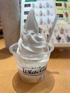 ミルク＆パフェよつ葉 ホワイトコージ 新千歳空港店