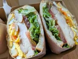 天然酵母の食パン専門店 つばめパン&Milk 杁ヶ池公園店