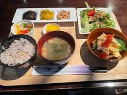 NOOSA resort dining