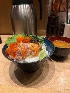 伏見のランチは海鮮丼