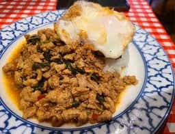 路地裏のタイ料理とお酒 バナナ食堂
