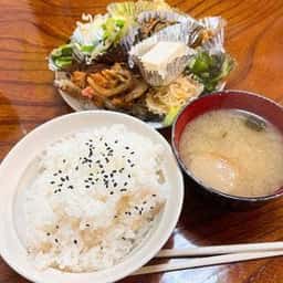 ありがた八食堂