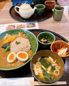 あけびの実 お茶の水ホテルジュラク