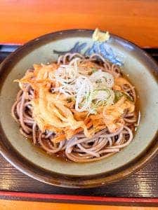 鈴しげ