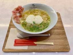 黄金の塩らぁ麺 ドゥエイタリアン 溝口