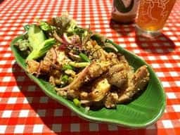 路地裏のタイ料理とお酒 バナナ食堂