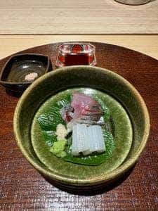 白