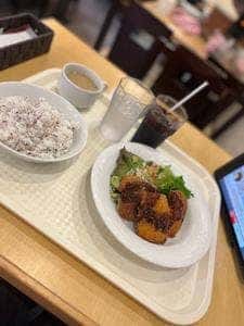 ワインとオマール海老の店 UOMO
