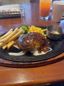 ロイヤルホスト 戸坂店