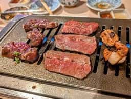 大衆焼肉ウシ二ナル