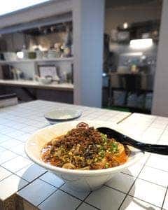 汁なし担々麺と町中華 六根