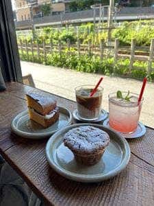 Chilling Coffee&Bake
