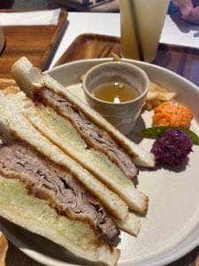 クロカツサン