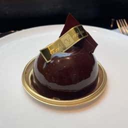 トシ・ヨロイヅカ 東京