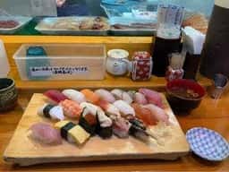 魚屋直営食堂 魚まる