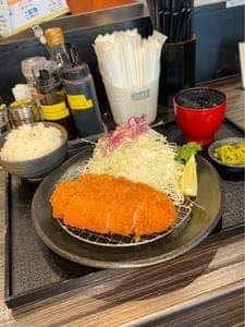 #カツ丼は人を幸せにする 日本橋店