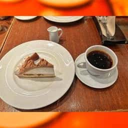 カフェ＆ブックス ビブリオテーク 大阪・梅田