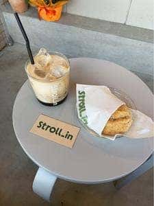 Stroll_in