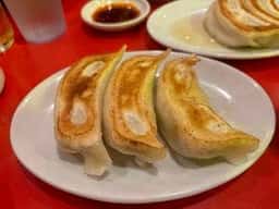本格餃子 包