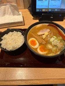 札幌味噌ラーメンアウラ 横浜駅西口パルナード店