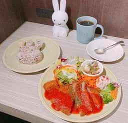 ディック・ブルーナ テーブル 横浜