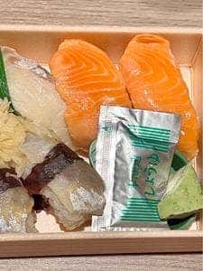 桃中軒 沼津駅南口改札横売店
