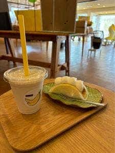 バナナケーキのモンテドール