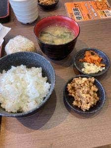 感動の肉と米 三重大前店