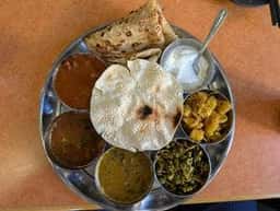 インド レストラン ロシニ