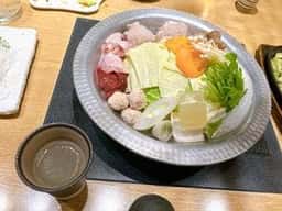 水炊き・もつ鍋・鳥料理 博多華味鳥 新宿三井ビル店 By Myanmar