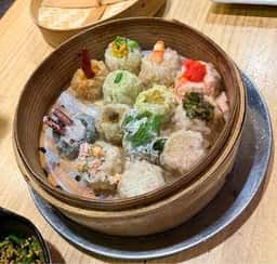 ヤキトリボーイシュウマイガール 梅田店