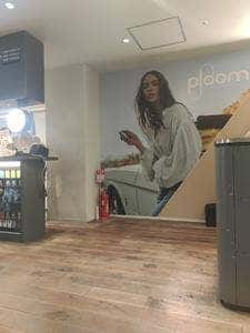Ploom Shop 東京駅店 併設カフェ