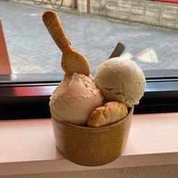 あくび - ICE CREAM & CRAFT BEER