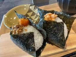 おにぎりや 米と汁と。