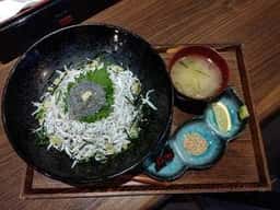 しらす問屋 ヨシマル