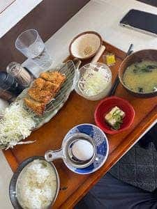 とり安食堂