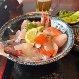 TETORAPOD テトラポット 海沿いの溜まり場