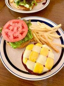 Hamburger&CAFE BAYSIDE BASE