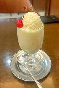 カフェ＆バー ウミノ